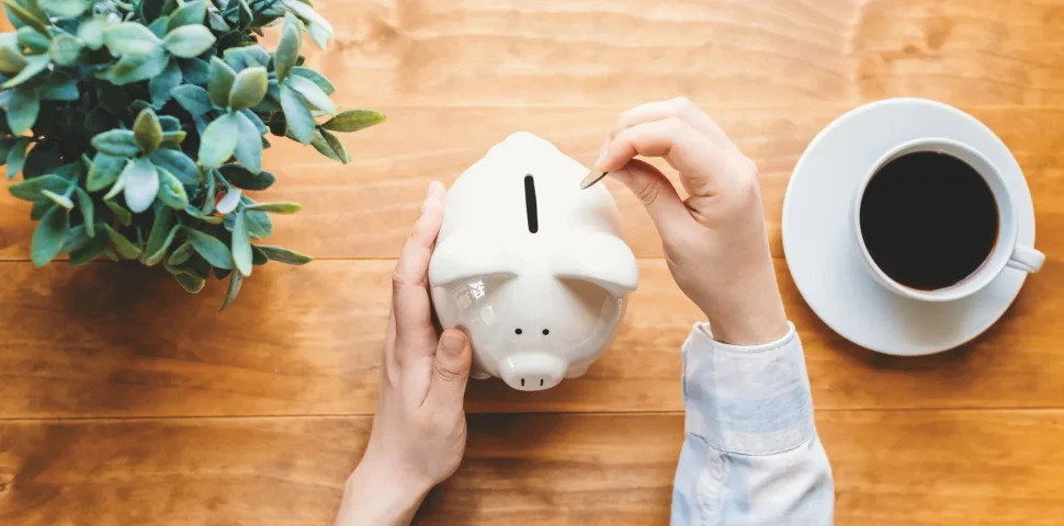 Mit dem richtigen Zeitpunkt bares Geld im Alltag sparen